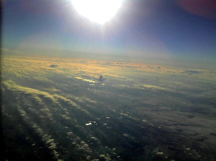 Sonne über einer geschlossenen Wolkendecke, 12. Januar 2013